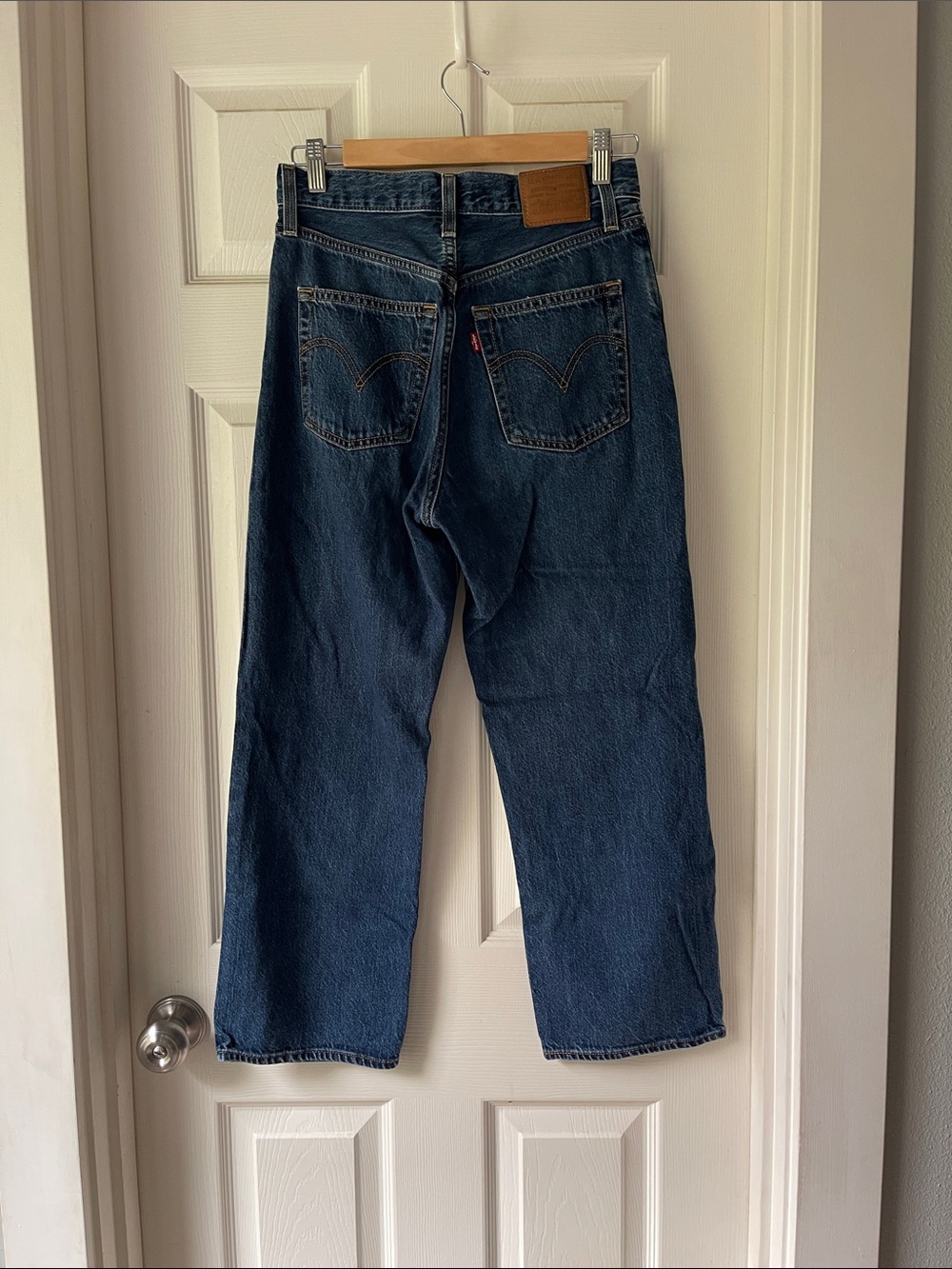 Levi’s Dark Wash Ribcage Straight Lyocell Blend - Picture 4 of 6